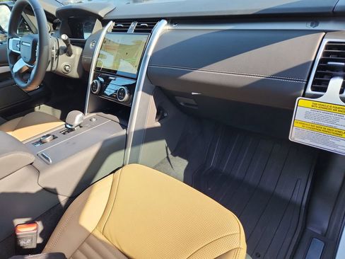 New 2026 Land Rover Discovery Limited Edition image 29