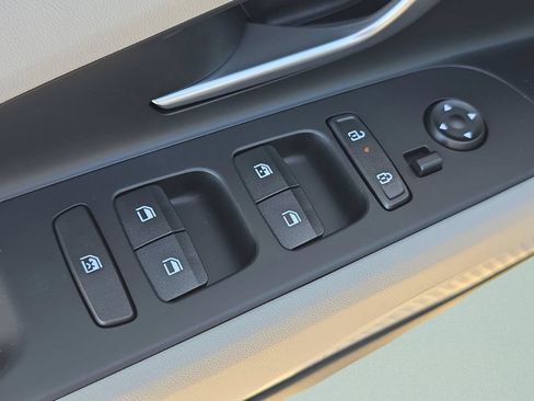 New 2026 Hyundai Elantra Limited FWD image 16