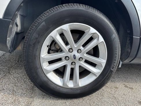 Used 2015 Ford Explorer XLT w/ Equipment Group 202B image 30