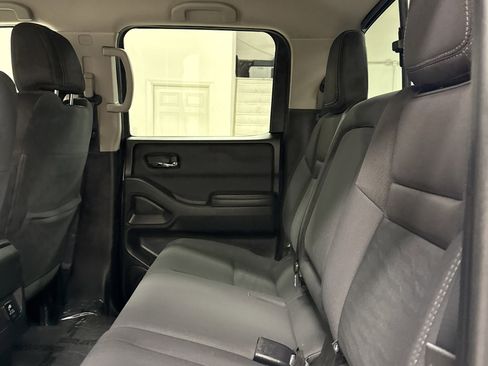 Used 2024 Nissan Frontier SV w/ SV Convenience Package image 15