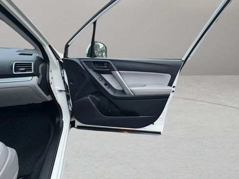 Used 2016 Subaru Forester 2.5i Premium image 40