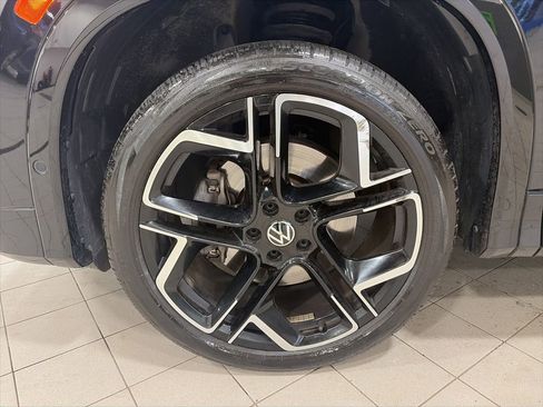 Used 2025 Volkswagen Tiguan SEL R-Line AWD/4WD image 24