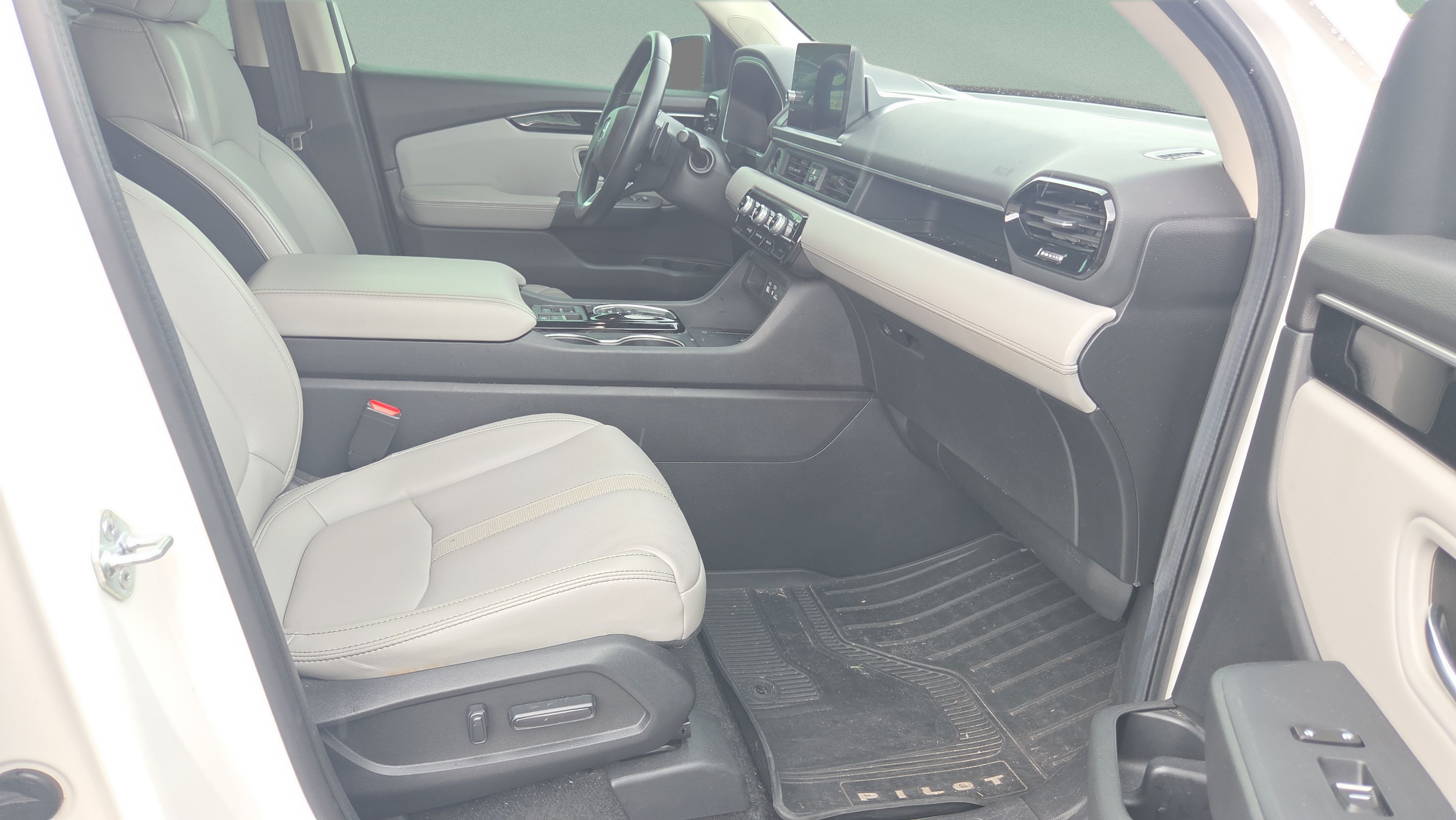Certified 2023 Honda Pilot Touring image 17