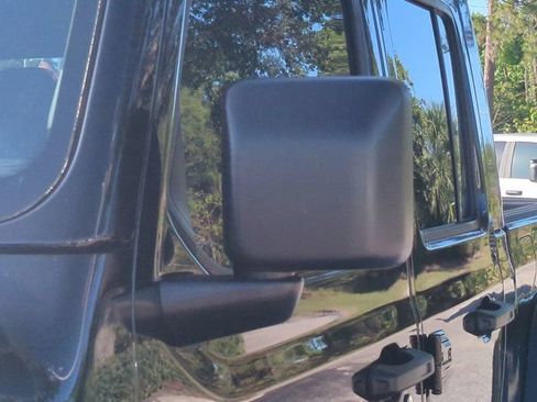 Used 2025 Jeep Gladiator Sport AWD/4WD image 11