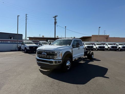 New 2026 Ford F550 4x4 Crew Cab image 5