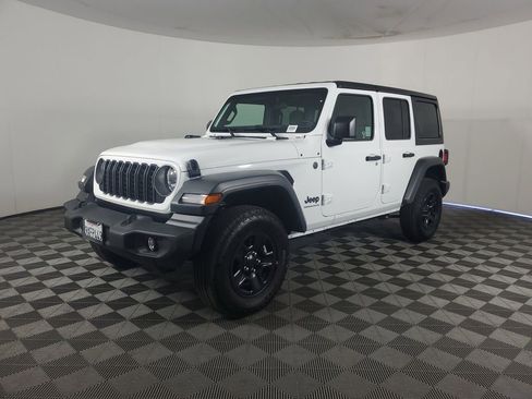 Used 2026 Jeep Wrangler Unlimited Sport AWD/4WD image 8