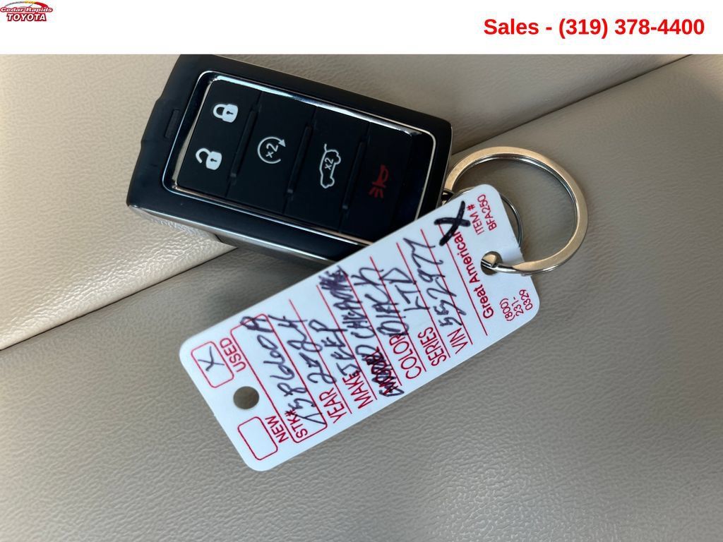 Used 2024 Jeep Grand Cherokee L Limited AWD/4WD image 19