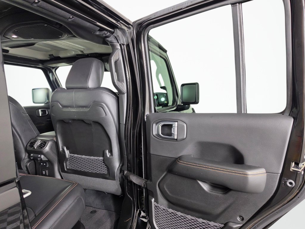 Used 2024 Jeep Wrangler Unlimited Sahara AWD/4WD image 34