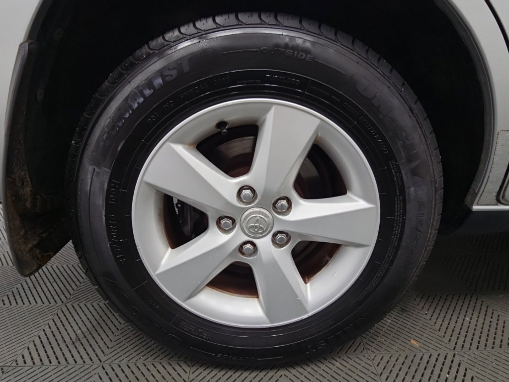 Used 2005 Toyota RAV4 2WD w/ "L" Pkg image 41