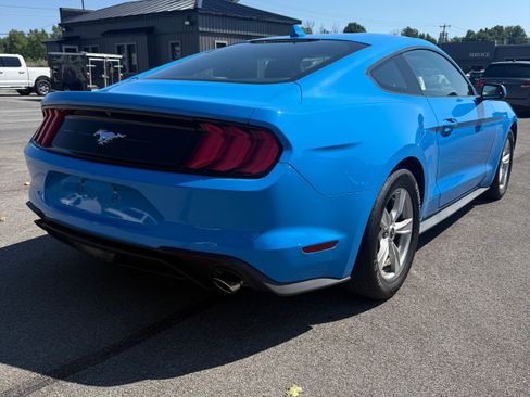 Used 2022 Ford Mustang Coupe RWD image 3