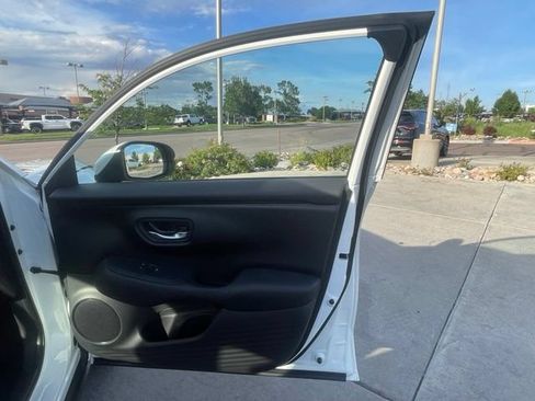 Used 2024 Honda HR-V LX image 31