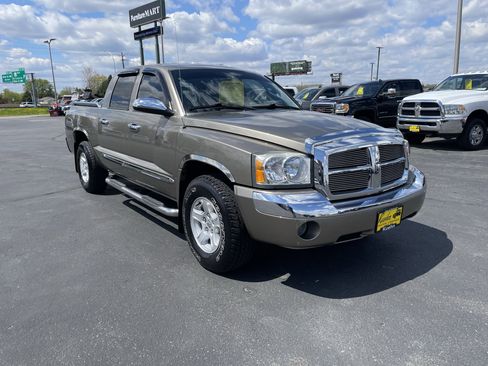 Used 2007 Dodge Dakota Laramie AWD/4WD image 2