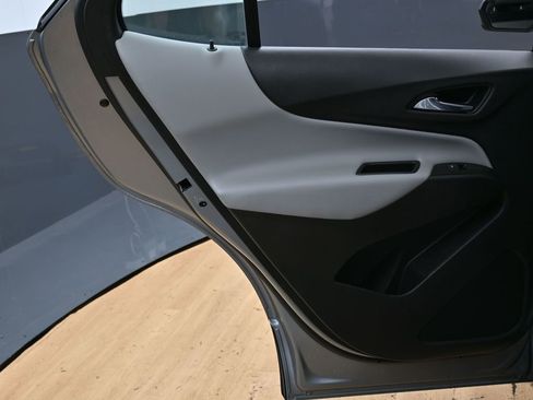 Used 2024 Chevrolet Equinox LS image 34