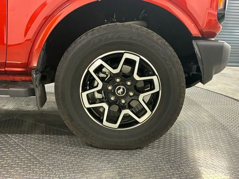 Used 2023 Ford Bronco Outer Banks AWD/4WD image 15