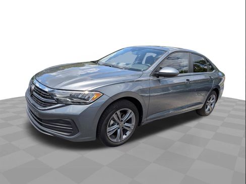 Used 2024 Volkswagen Jetta SE FWD image 8