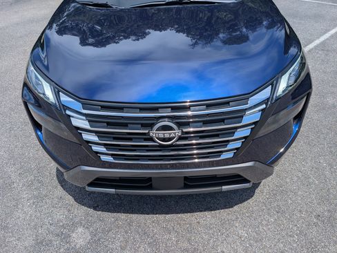 Used 2025 Nissan Rogue SL w/ Tech Package AWD/4WD image 12