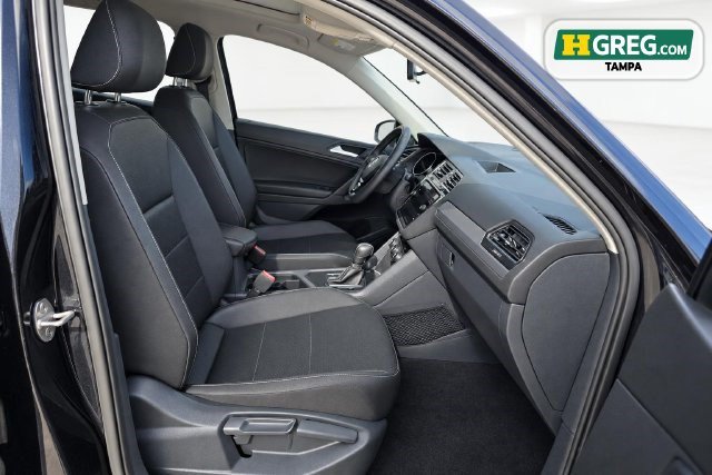 Used 2021 Volkswagen Tiguan SE w/ Panoramic Sunroof Package FWD image 11