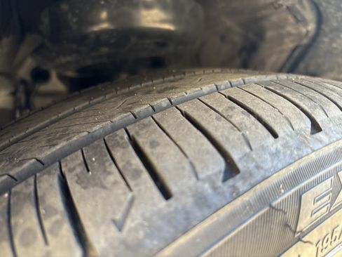 Used 2024 Toyota Prius XLE image 12