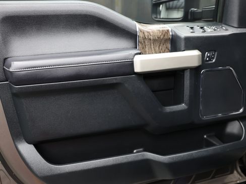 Used 2018 Ford F250 Lariat w/ Lariat Value Package image 23