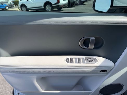 Used 2025 Hyundai Ioniq 5 Limited image 13