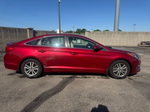 Used 2015 Hyundai Sonata SE image 8