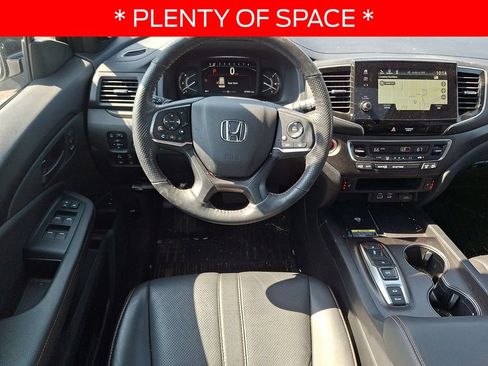 Used 2025 Honda Passport TrailSport image 10
