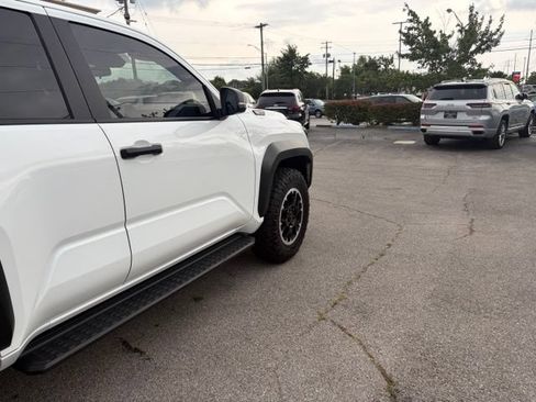 Used 2025 Toyota 4Runner 4WD image 8