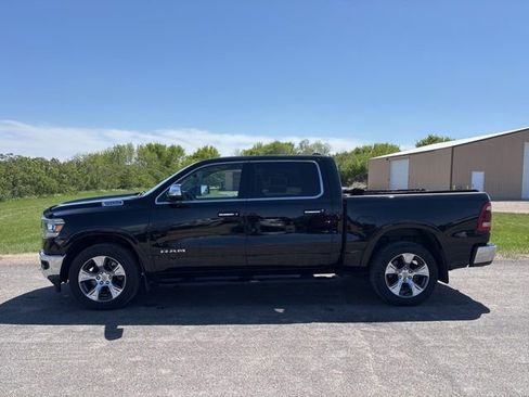 Used 2022 RAM 1500 Laramie AWD/4WD image 3
