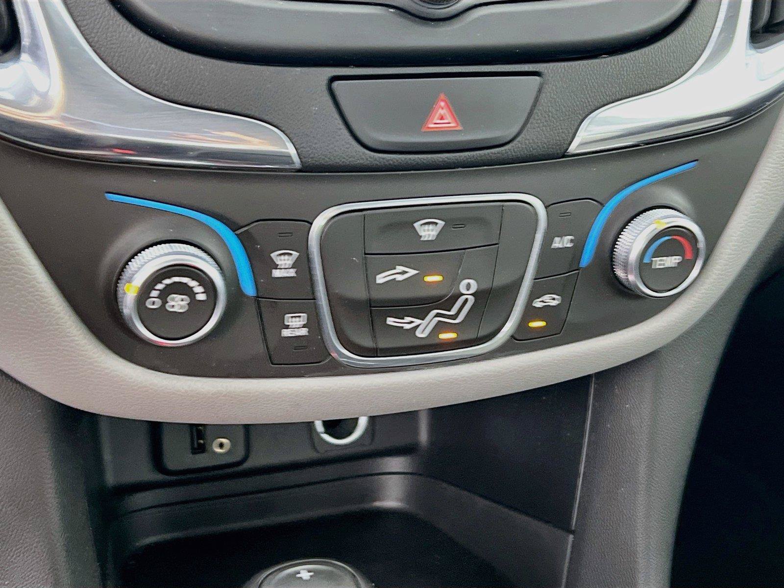 Used 2018 Chevrolet Equinox LS FWD image 17