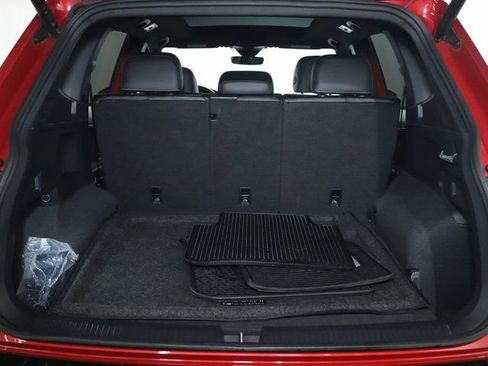 Used 2024 Volkswagen Tiguan SE R-Line image 32