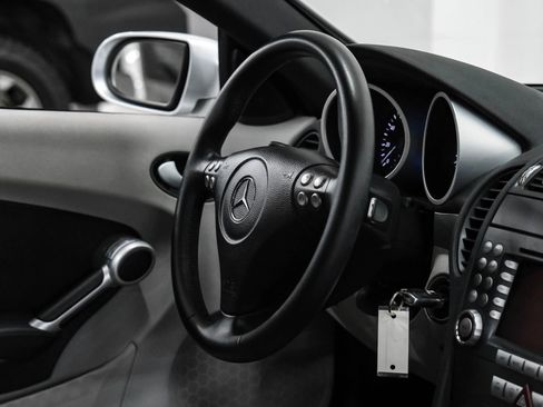 Used 2005 Mercedes-Benz SLK 350 image 17