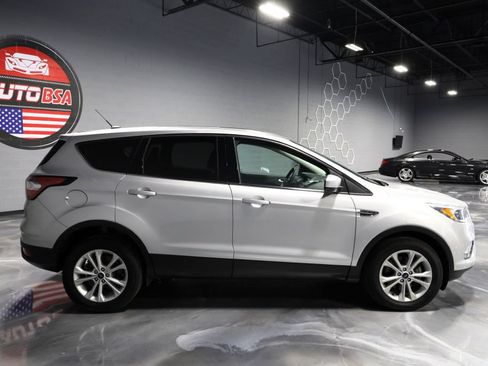Used 2017 Ford Escape SE AWD/4WD image 8