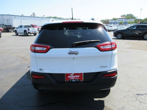 Used 2016 Jeep Cherokee Latitude w/ Comfort/Convenience Group FWD image 7