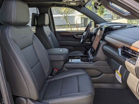 New 2026 GMC Yukon Denali w/ Denali Reserve Package AWD/4WD image 25
