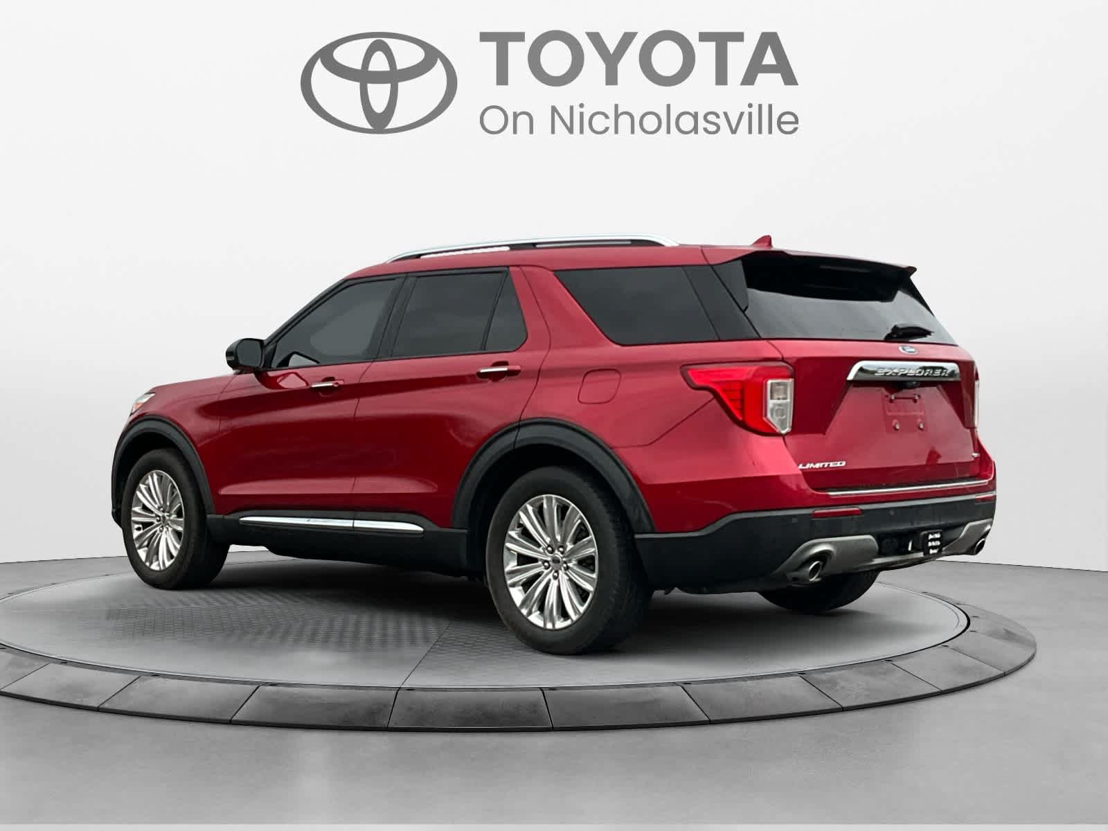 Used 2020 Ford Explorer Limited w/ Class III Trailer Tow Package AWD/4WD image 3