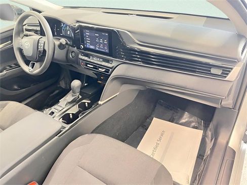 Used 2025 Toyota Camry LE image 13