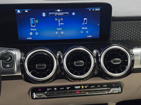 Certified 2025 Mercedes-Benz GLB 250 4MATIC image 15