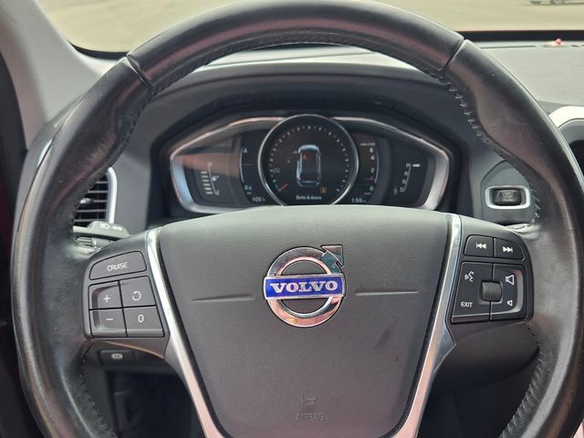 Used 2016 Volvo XC60 T5 Premier w/ Proximity Package FWD image 25
