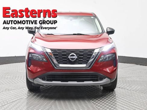 Used 2023 Nissan Rogue S AWD/4WD image 2
