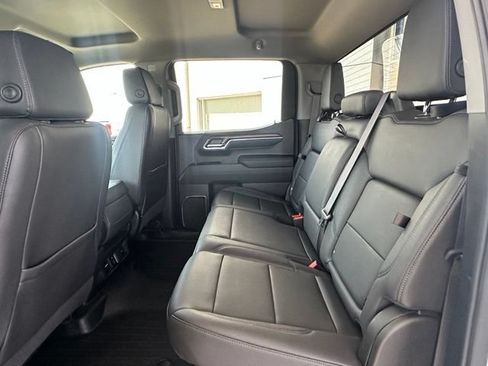 Used 2023 GMC Sierra 1500 SLT w/ X31 Off-Road Package AWD/4WD image 29