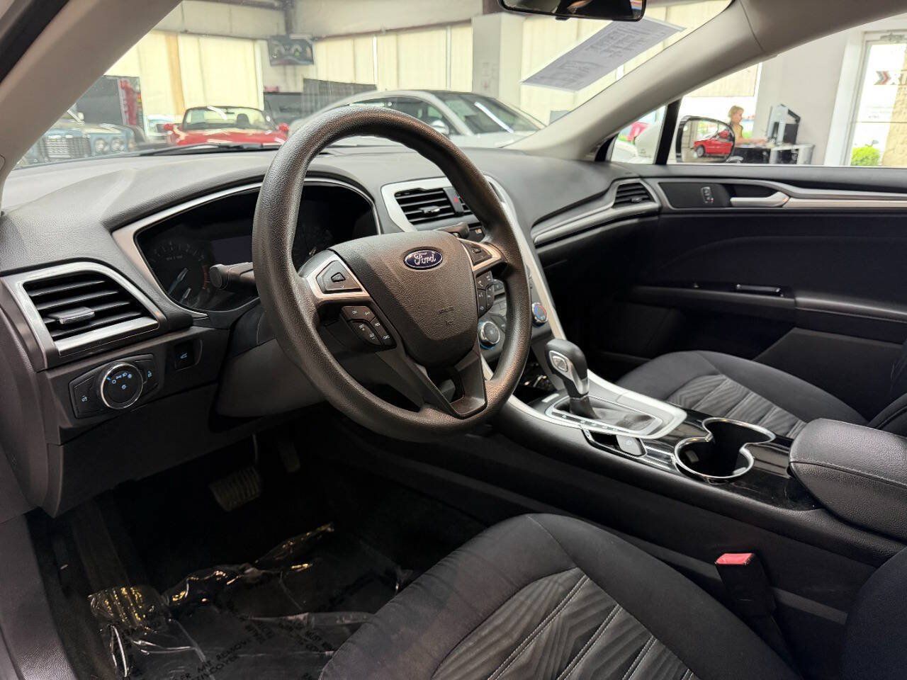 Used 2016 Ford Fusion SE FWD image 19