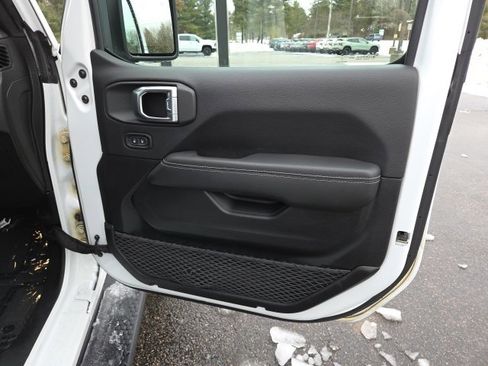 Used 2021 Jeep Wrangler Unlimited Sahara image 50