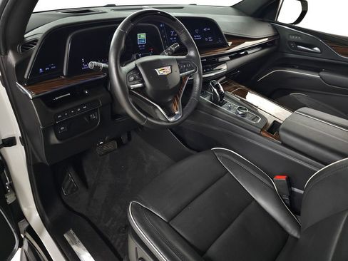 Certified 2024 Cadillac Escalade ESV Premium Luxury AWD/4WD image 17