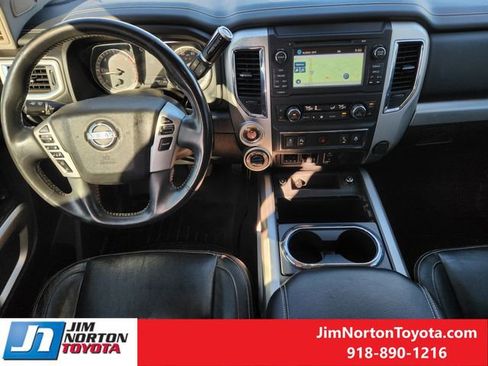Used 2017 Nissan Titan PRO-4X w/ Pro-4x Convenience Package AWD/4WD image 28