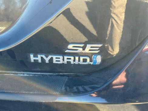 Used 2020 Toyota Camry SE image 4