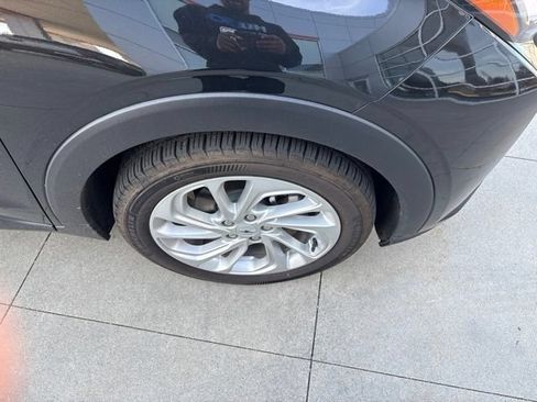 Used 2027 Chevrolet Bolt LT w/ Comfort Package FWD image 9