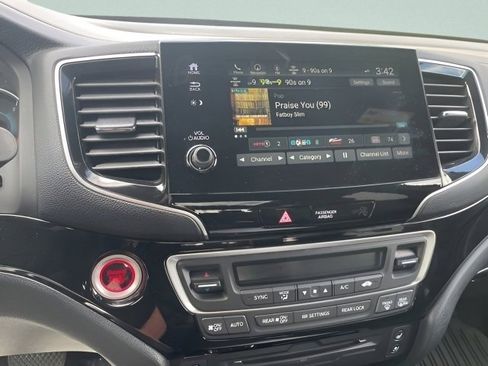 Used 2021 Honda Pilot Black Edition image 24