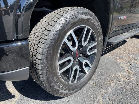 Used 2024 GMC Sierra 1500 AT4 w/ Technology Package image 10