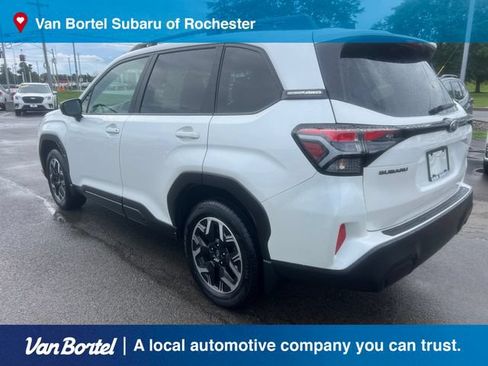 Certified 2025 Subaru Forester Premium AWD/4WD image 4