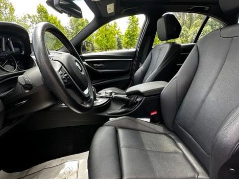 Used 2018 BMW 328d Sedan w/ Premium Package RWD image 12